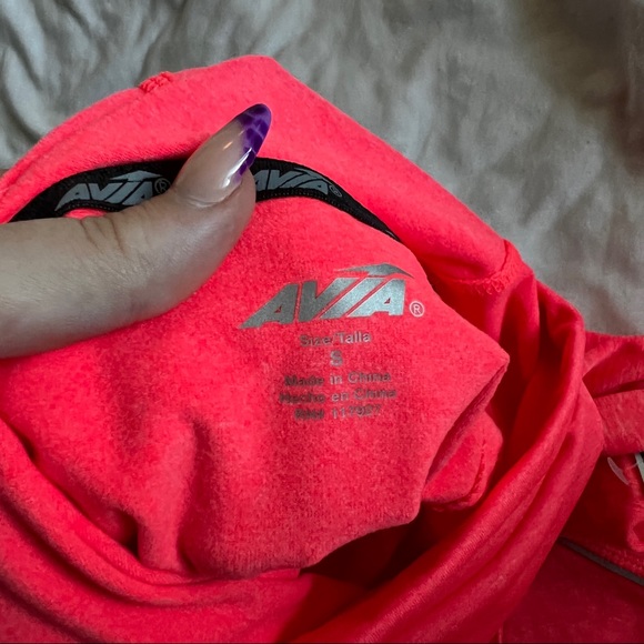 SOLD NWT Avia hot pink pullover - Picture 3 of 4